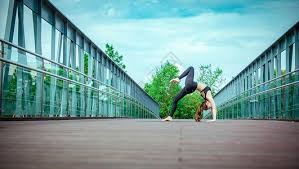 埃塞俄比亚选手包揽2025年武汉马拉松男、女冠军